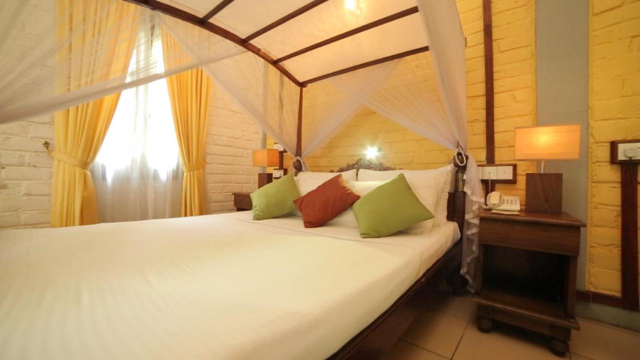 Lake Serenity Resort & Spa Kuruwita Exterior photo