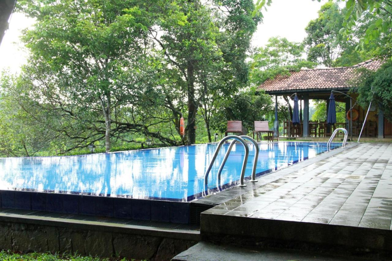 Lake Serenity Resort & Spa Kuruwita Exterior photo