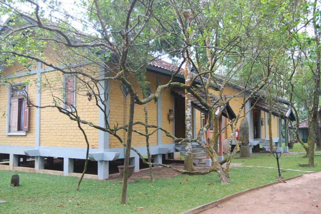 Lake Serenity Resort & Spa Kuruwita Exterior photo